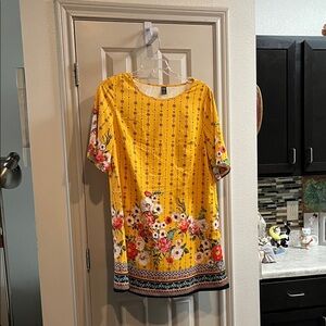 Emery Rose Yellow Floral Dress with Contrast Trim